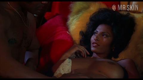 Pam Grier Naked as Aretha. Breasts, underwear. 200211