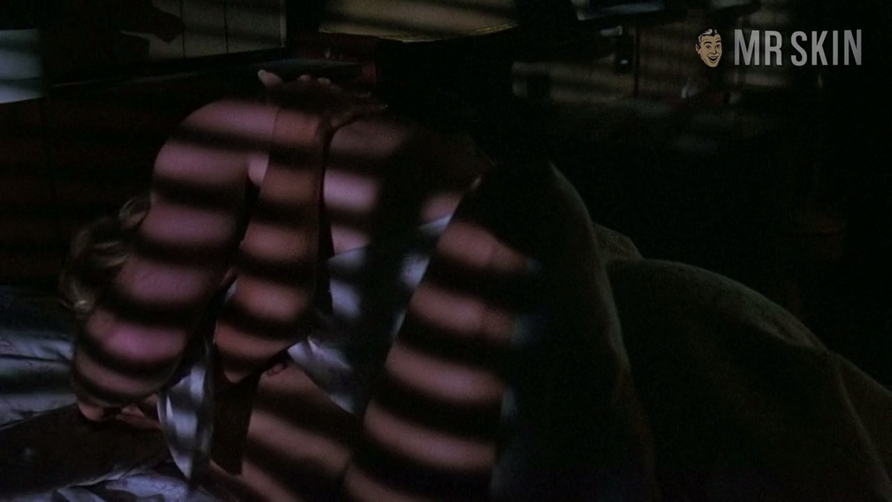 Goldie Hawn in Bird on a Wire (1990) Breasts Butt Breasts Butt 189056