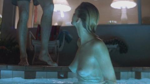 Natasha Henstridge Nude as Sil. Breasts, bush, butt. 173828