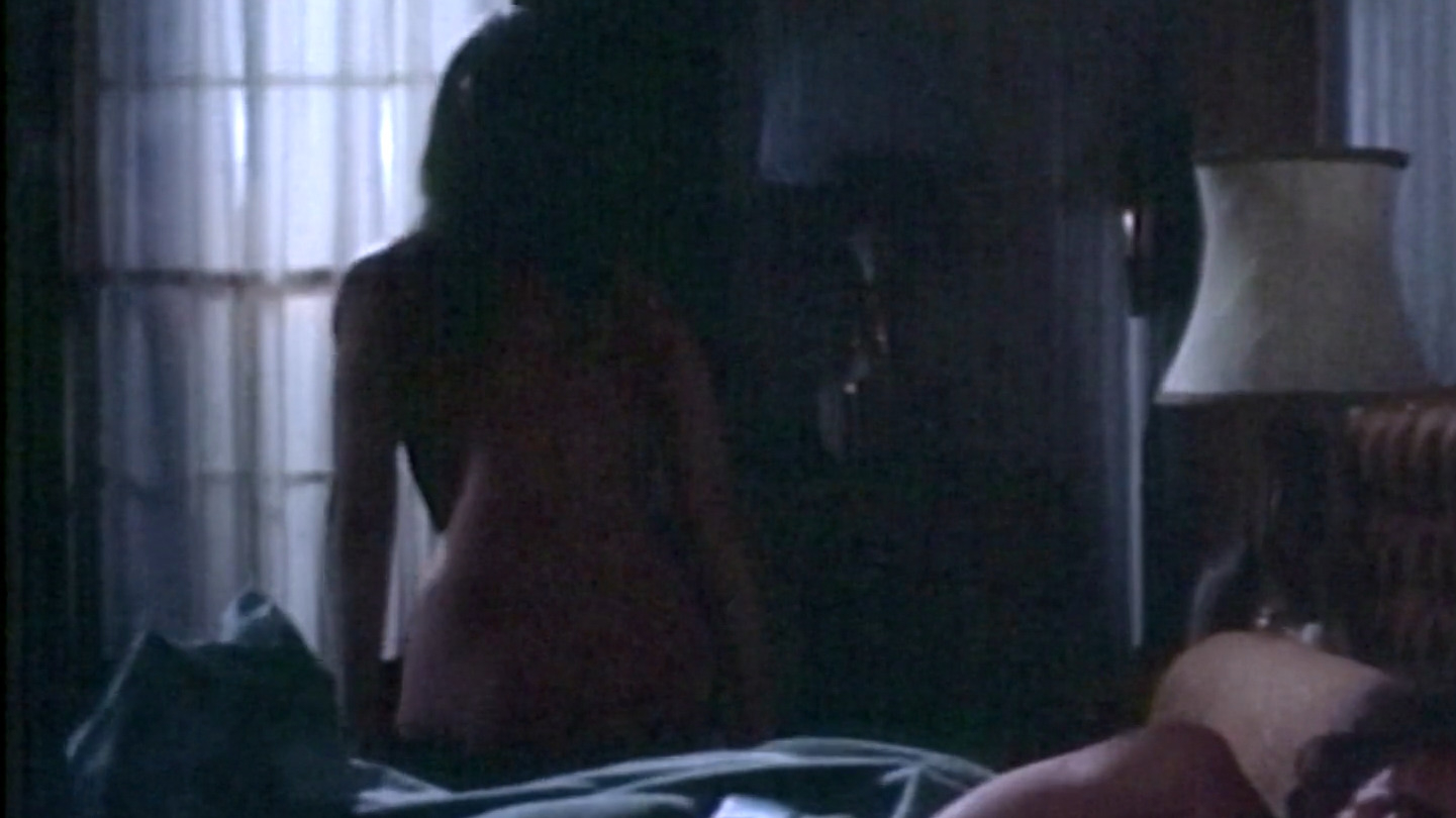 Margot Kidder Nude as Zazel. Breasts, Butt. 190112