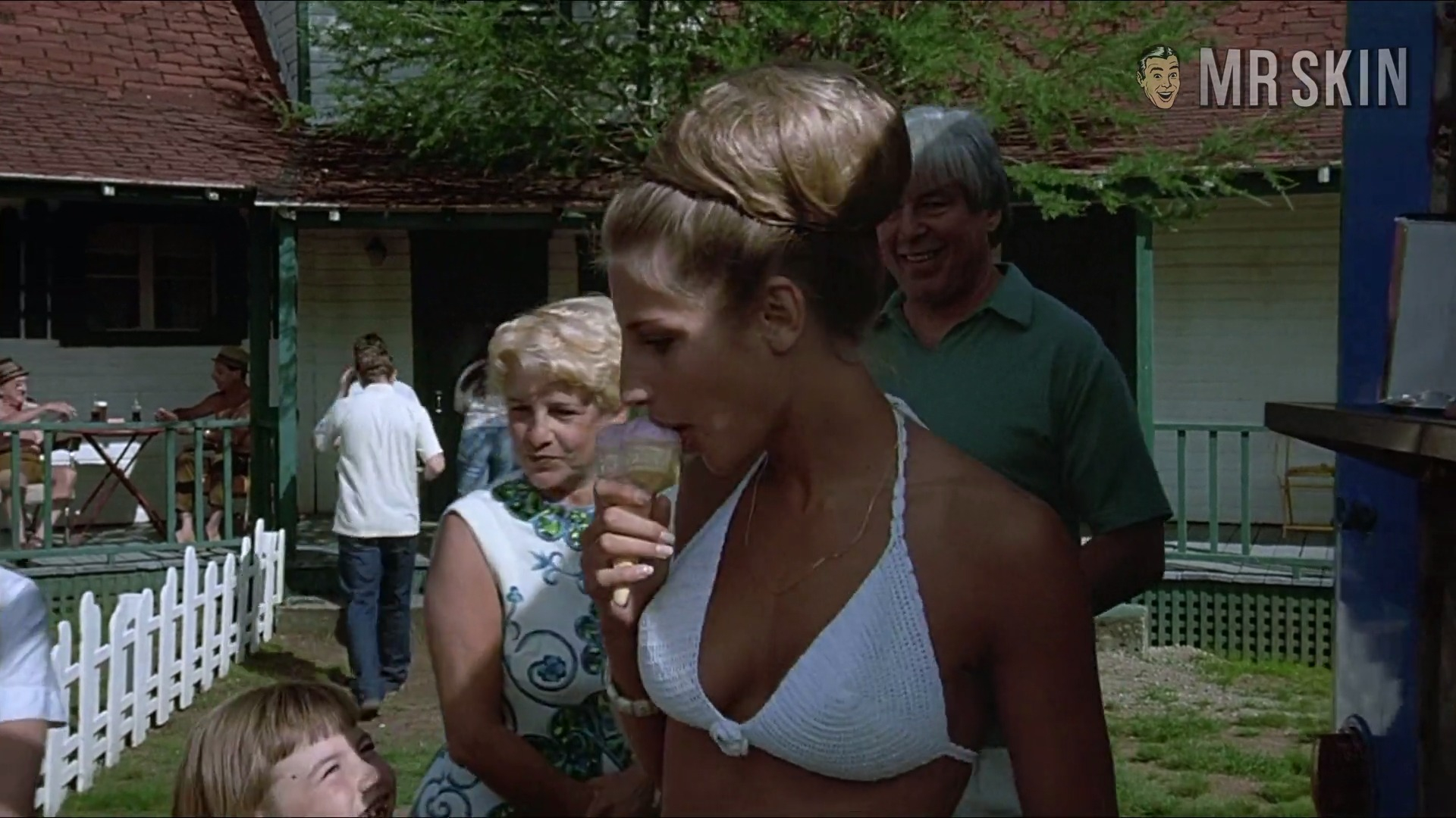 Mahée Paiement in A Walk on the Moon (1999) Bikini Bikini Sexy 319871
