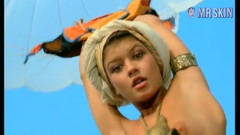 Catherine Zeta-Jones Naked in Les 1001 nuits. Breasts, Butt, bikini, sexy. 193279
