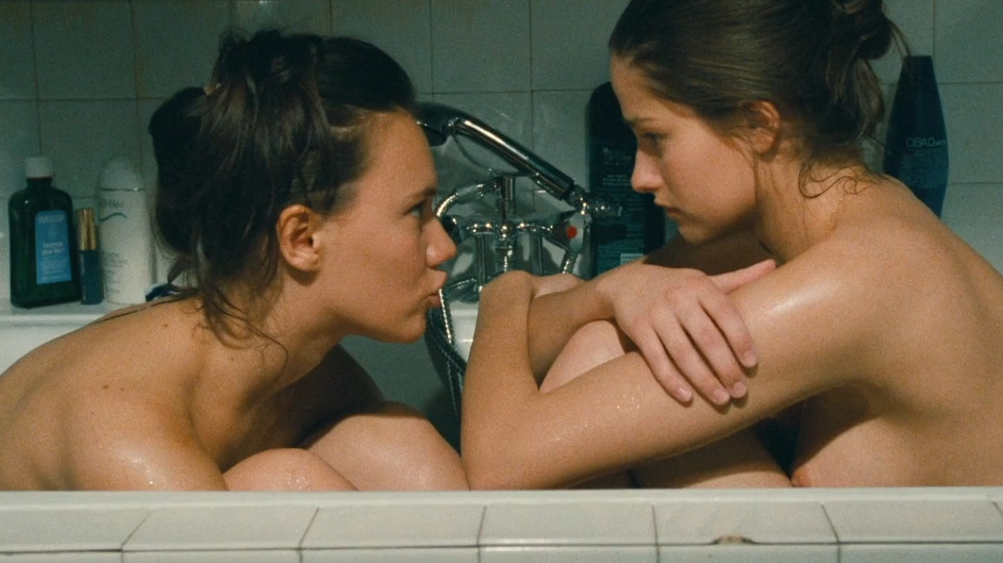 Marie Gillain Naked in The Bait. Breasts, lesbian, sexy. 174901