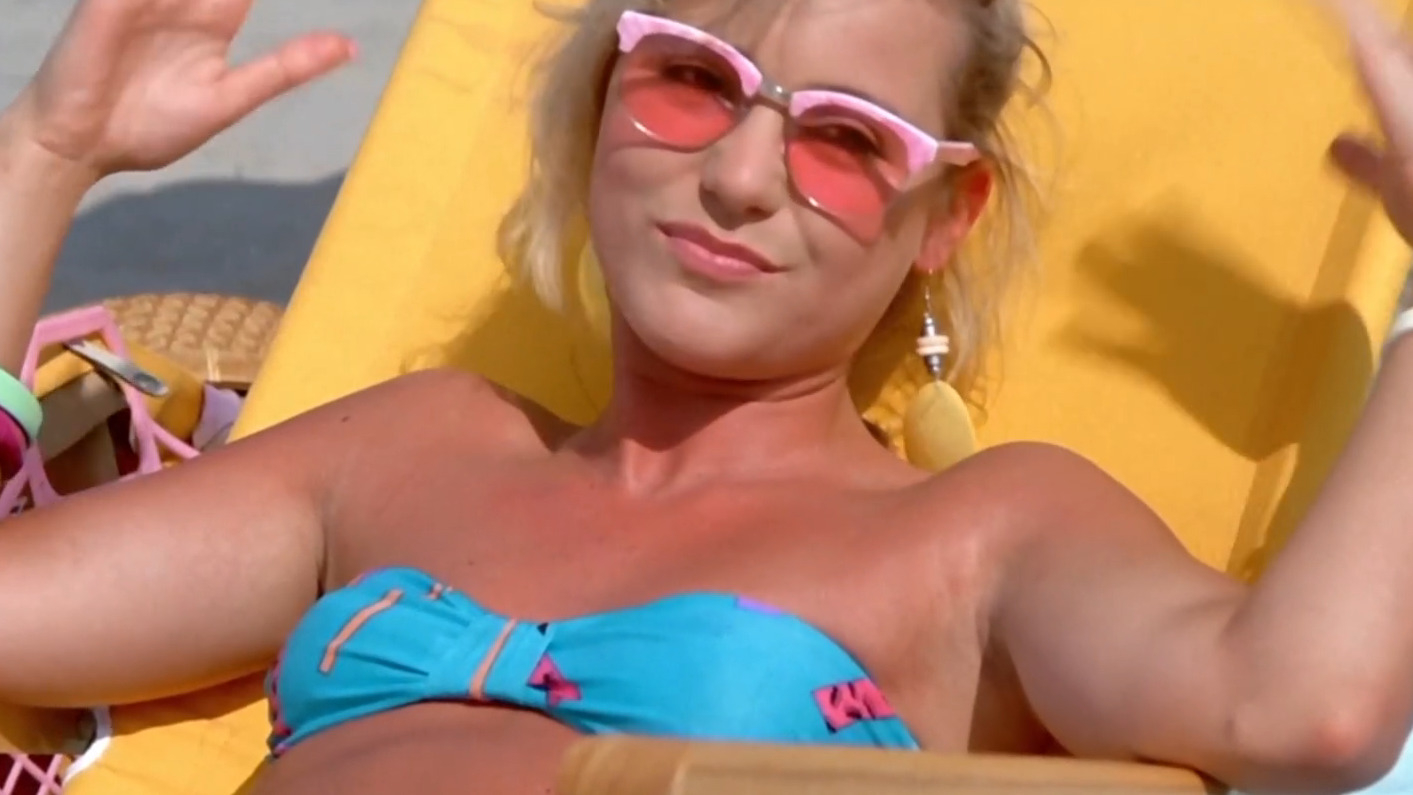 Sexiest Scenes of Val from The Allnighter. Bikini, butt, sexy. 173513