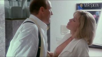 Linda Hoffman in The Dentist (1996) Nipslip Breasts Nipslip 342448