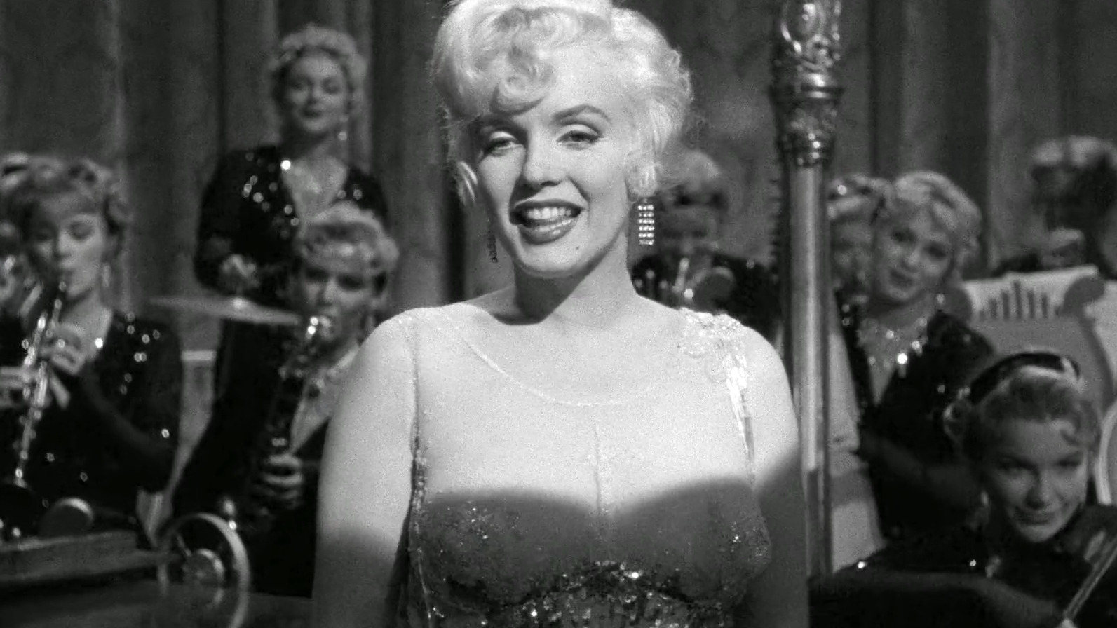 Sexiest Marilyn Monroe Scene in Some Like It Hot. Sexy. 352897