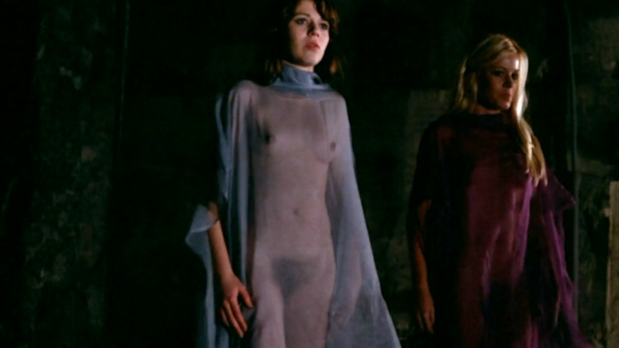 Une vampire from Lips of Blood Naked. Breasts, Bush, Butt, Full Nudity, full frontal. 354401