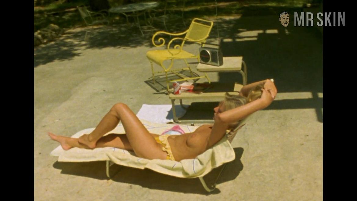 DeeDee Norton in Confessions of a Serial Killer (1985) Bikini Breasts Bikini Breasts 342970