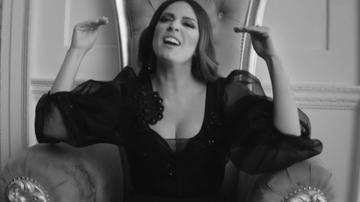 Cecily Strong in Saturday Night Live (1975-2025) Sexy Sexy Underwear 254127