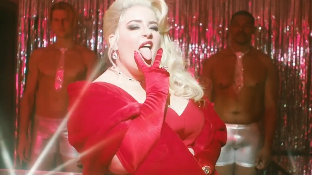 Aidy Bryant in Saturday Night Live (1975-2025) Underwear Sexy Underwear 266704