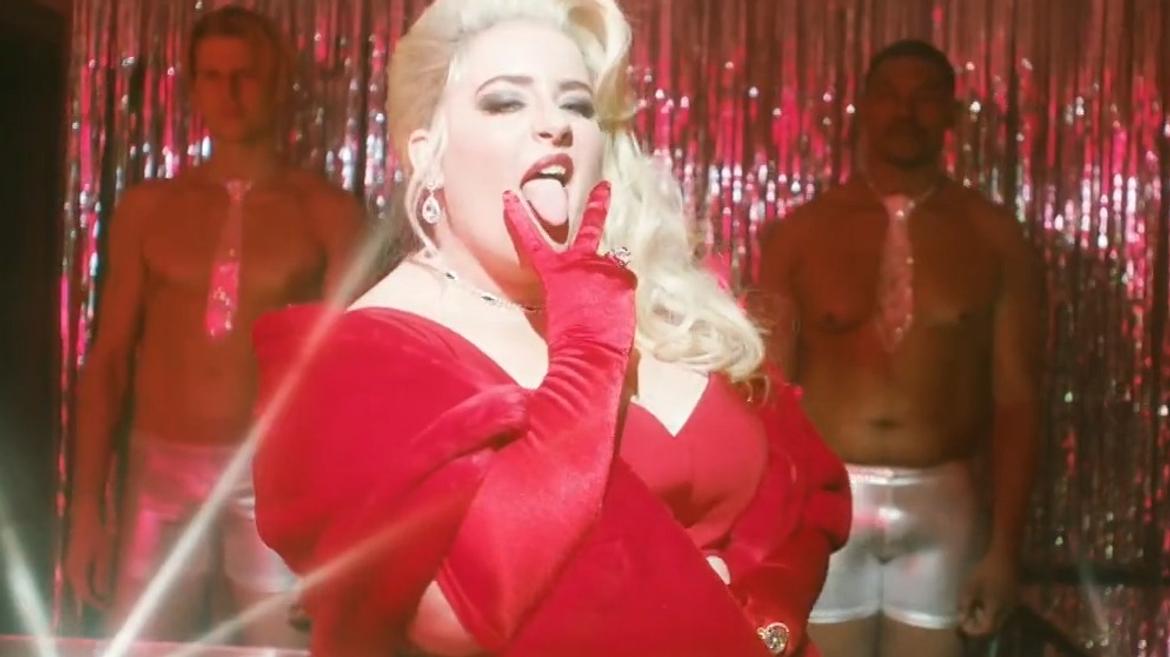 Aidy Bryant in Saturday Night Live (1975) Underwear Sexy Underwear 266704