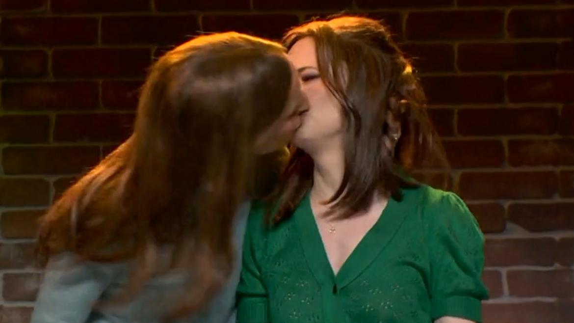 Sarah Sherman, Nikki Glaser in Saturday Night Live (1975) Lesbian Lesbian Sexy 355349