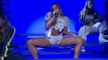 Tate McRae in Saturday Night Live (1975-2025) Sexy Sexy Underwear 346623