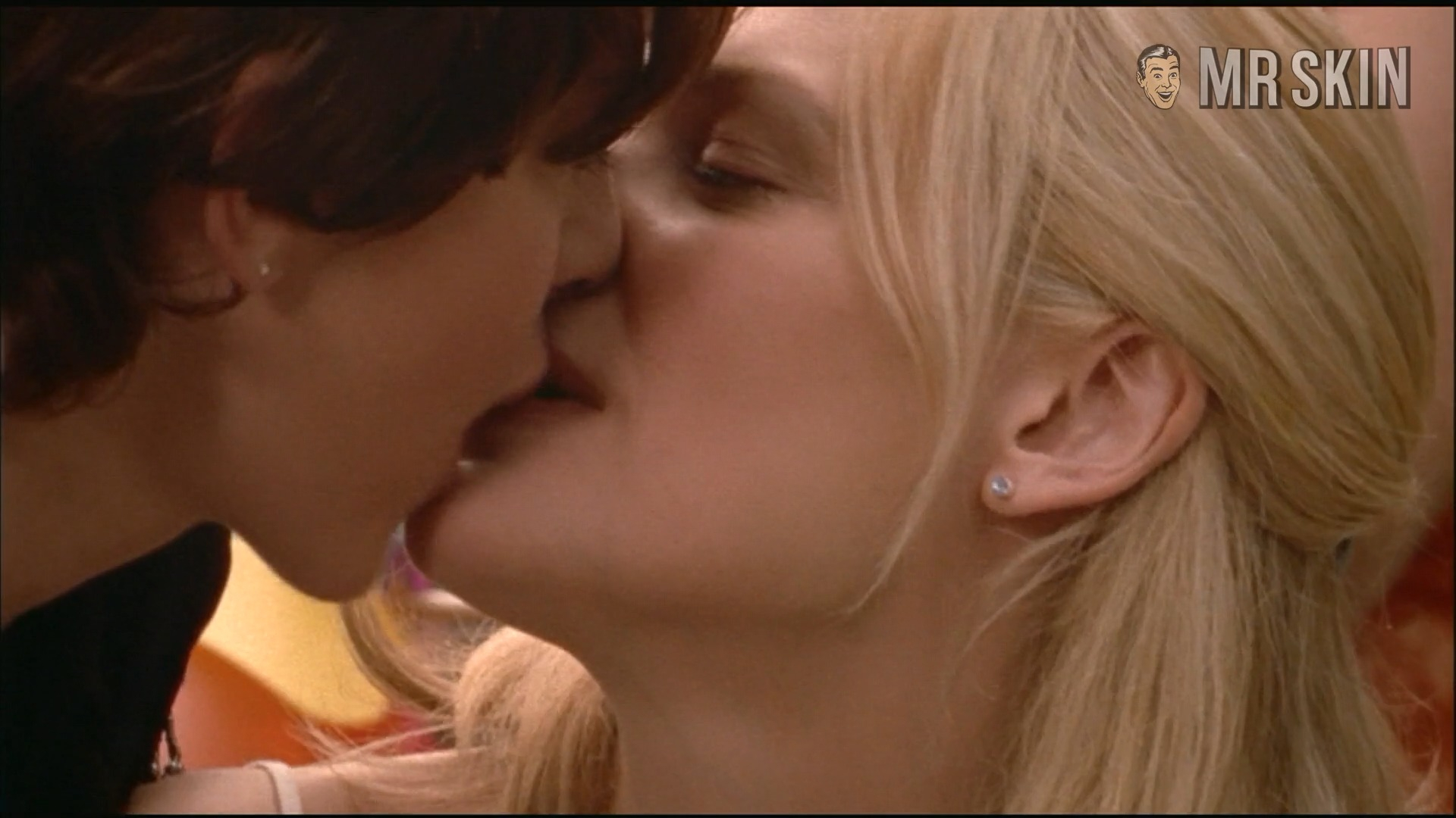 Hottest Thea Gill Scene in Queer As Folk. Lesbian, breasts, bush. 340736