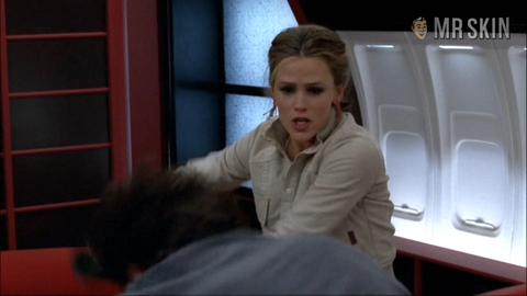 Jennifer Garner Naked in Alias. Butt, bikini, sexy. 213193