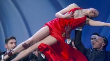 LISA, RAYE, Margaret Qualley, Doja Cat in The Oscars (1953-2025) Sexy Nipslip Right Nipslip Breasts Nipslip 352542