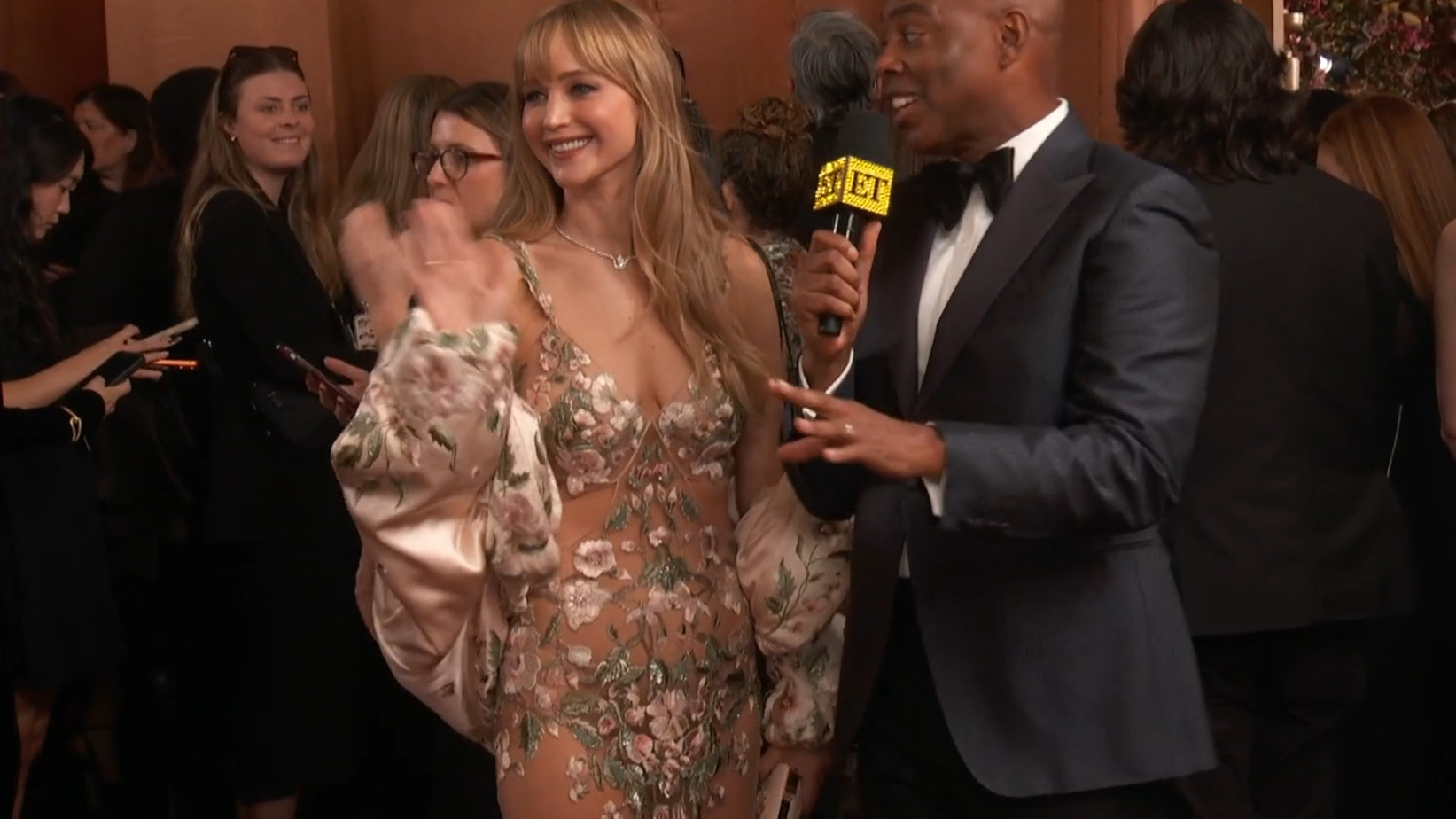 Sexiest Jennifer Lawrence Scene in Golden Globe Awards. Sexy. 355849