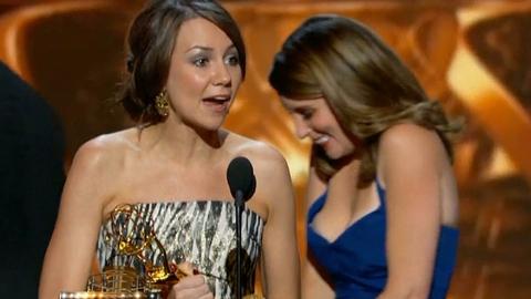 Tina Fey Nude in The Emmy Awards. Right Nipslip, breasts. 235078