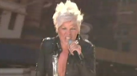 Hottest Pink Scene in MTV Video Music Awards. Sexy. 214886