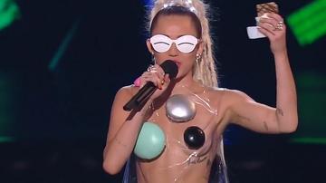 Miley Cyrus in MTV Video Music Awards (1984-2025) Sexy Breasts Nipslip 245686