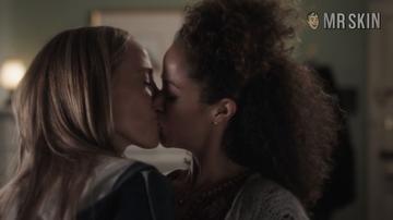 Kim Raver, Sherri Saum, Rya Kihlstedt in Grey's Anatomy (2005-2021) Lesbian Lesbian Sexy 302727