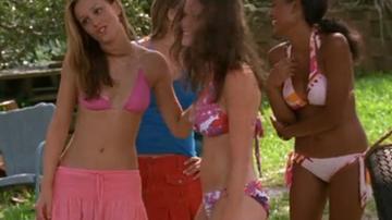Leighton Meester, Leslea Fisher in Surface (2005) Bikini Bikini 236418