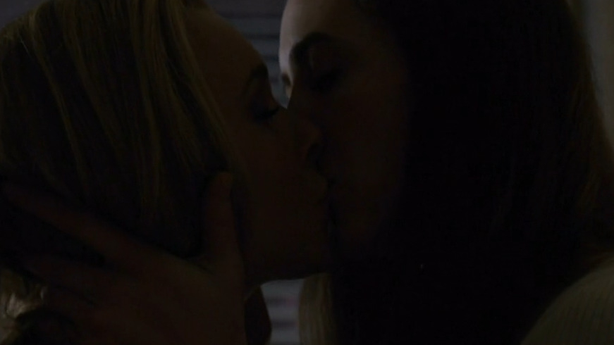 Hottest Claire Bennett Scenes. Sexy, Lesbian. 218679