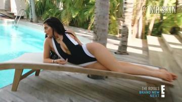 Kylie Jenner in Keeping Up with the Kardashians (2007-2021) Sexy Sexy Underwear 247745