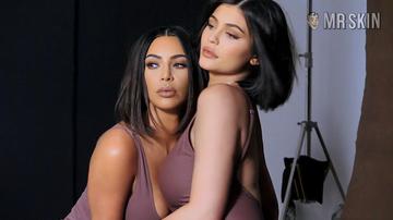 Kim Kardashian, Kylie Jenner in Keeping Up with the Kardashians (2007-2021) Sexy Underwear Bikini Butt 272363