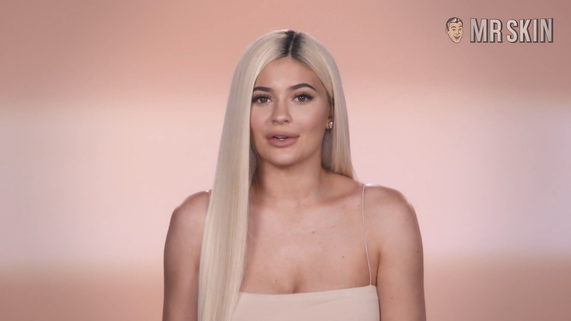 Hottest Kim Kardashian Scene in Keeping Up with the Kardashians. Underwear, bikini, butt. 272360