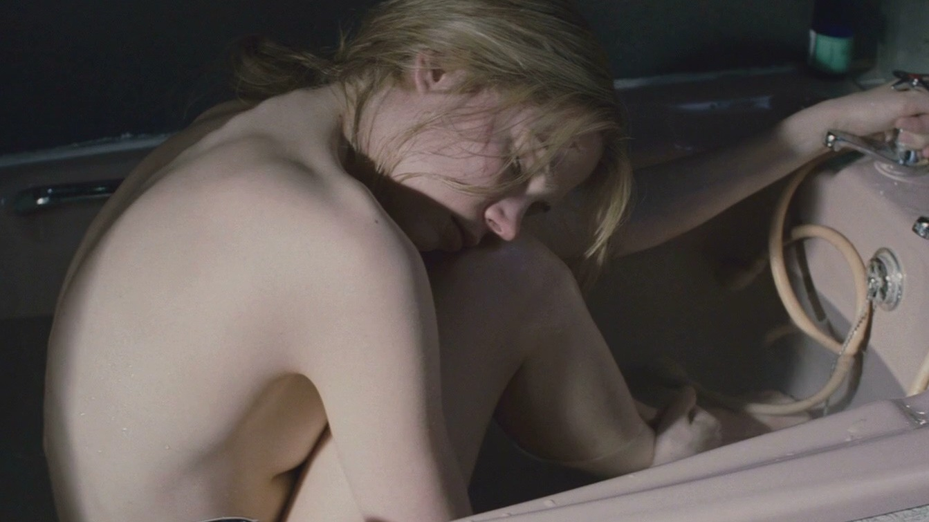 Michelle Williams Nude in Incendiary. Right Nipslip, breasts, sexy. 218278