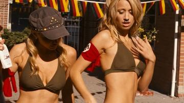 Holly Eglington, Lorielle New, Michaela Mann, Lucie Guest in Postal (2007) Bikini Sexy Bikini Breasts 210405