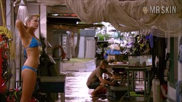 Laura Vandervoort in Into the Blue 2: The Reef (2009) Bikini Bikini 216447