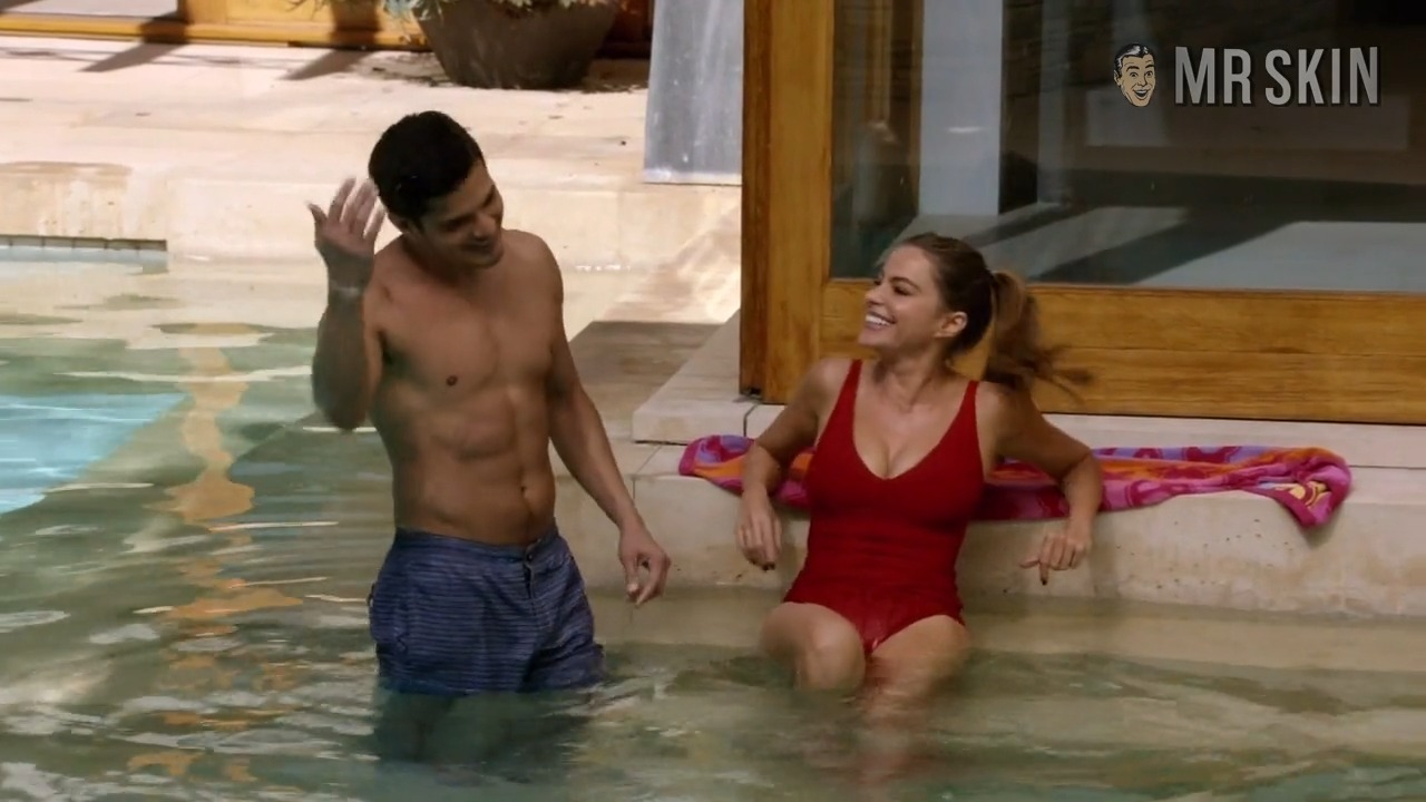 Modern Family's Sexiest Scenes with Sofía Vergara. Sexy. 240138