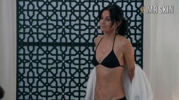 Courteney Cox in Modern Family (2009-2020) Bikini Bikini 298311