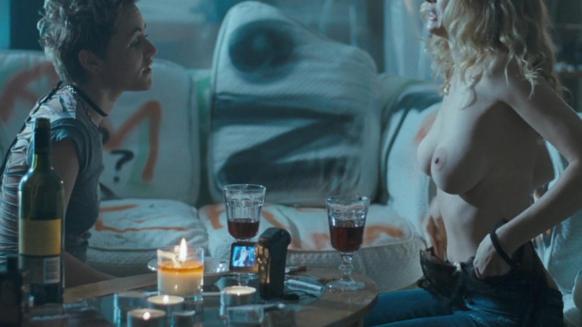 Heather Graham, Jaime Winstone in Boogie Woogie (2009) Breasts Lesbian Breasts Lesbian 221097