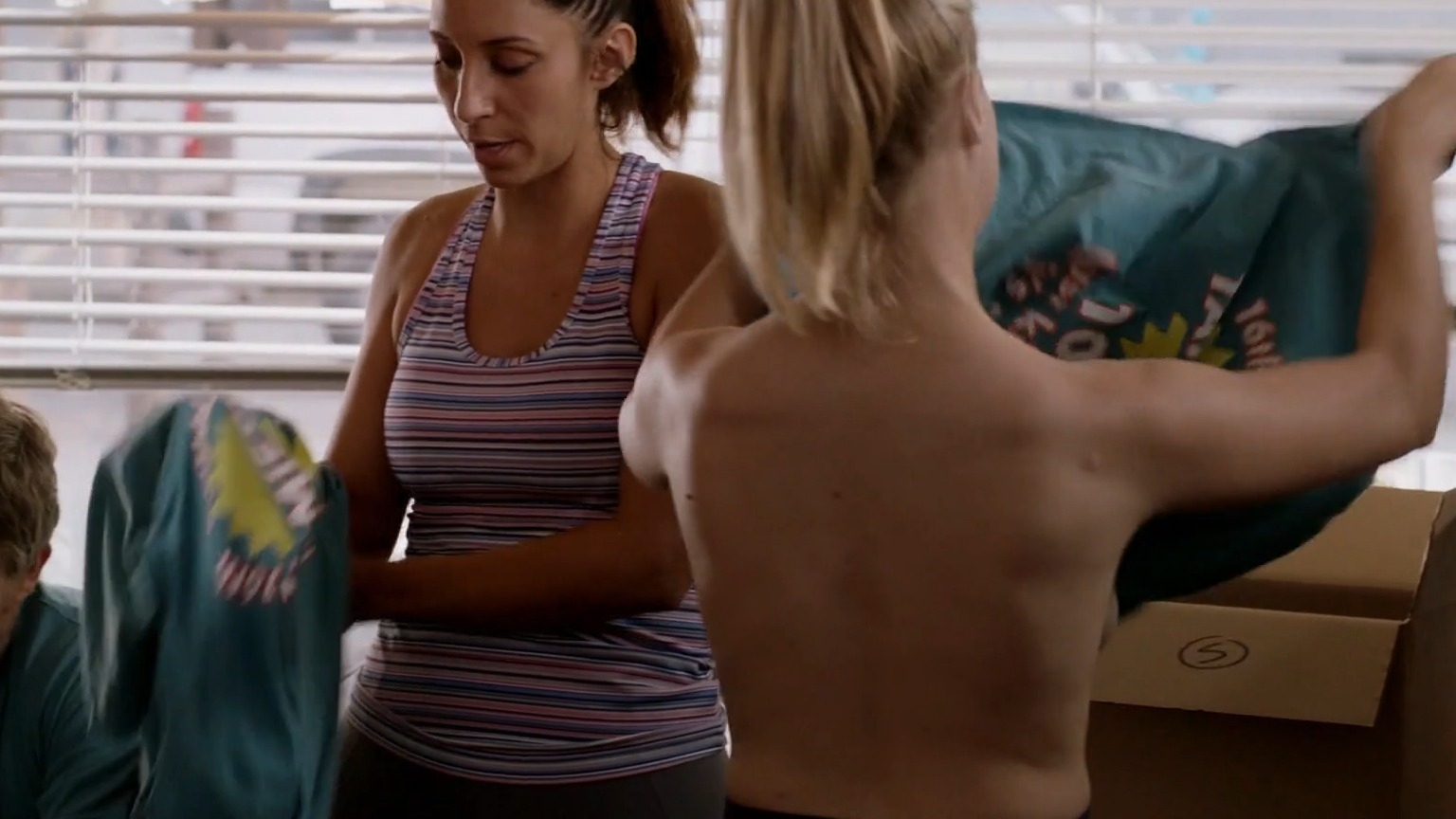 Kate Miner, Maddie McCormick in Shameless (2011-2021) Sexy Breasts Breasts Right Breast 277917