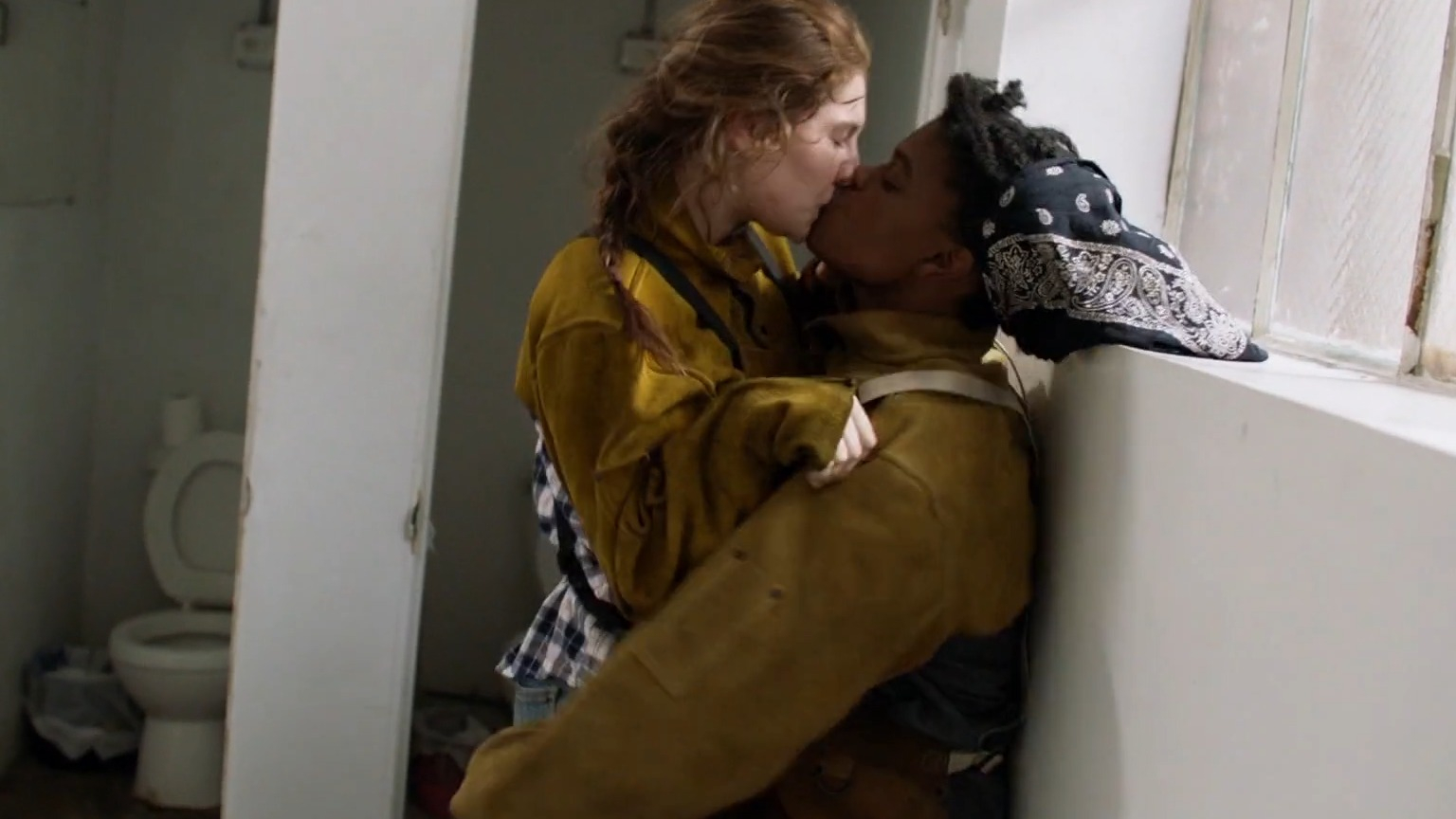 Shameless's Sexiest Scenes with Emma Kenney. Lesbian, Sexy, underwear. 271446