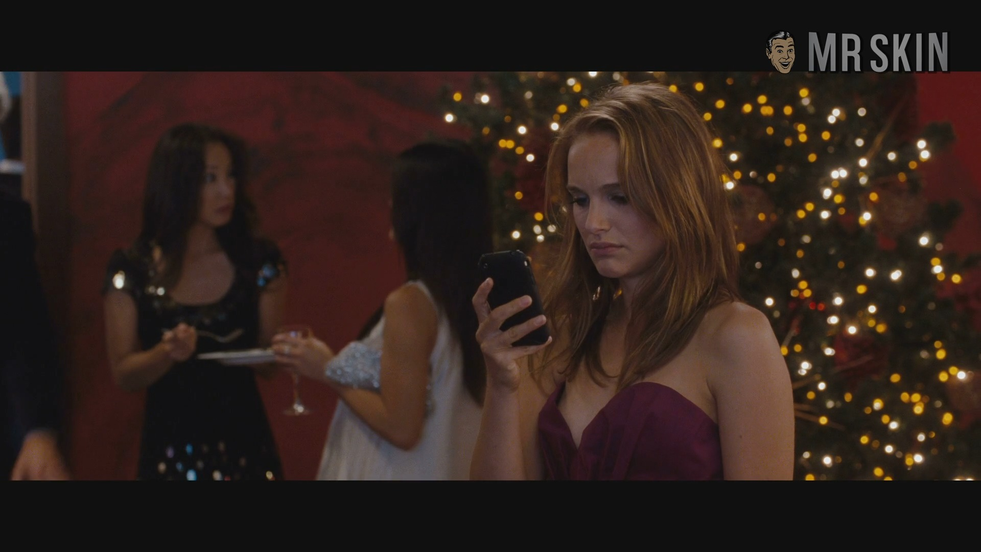 Natalie Portman in No Strings Attached (2011) Left Nipslip Breasts Butt 225757