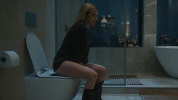 Emma Roberts in American Horror Story (2011-2024) Sexy Bikini Lesbian 345756