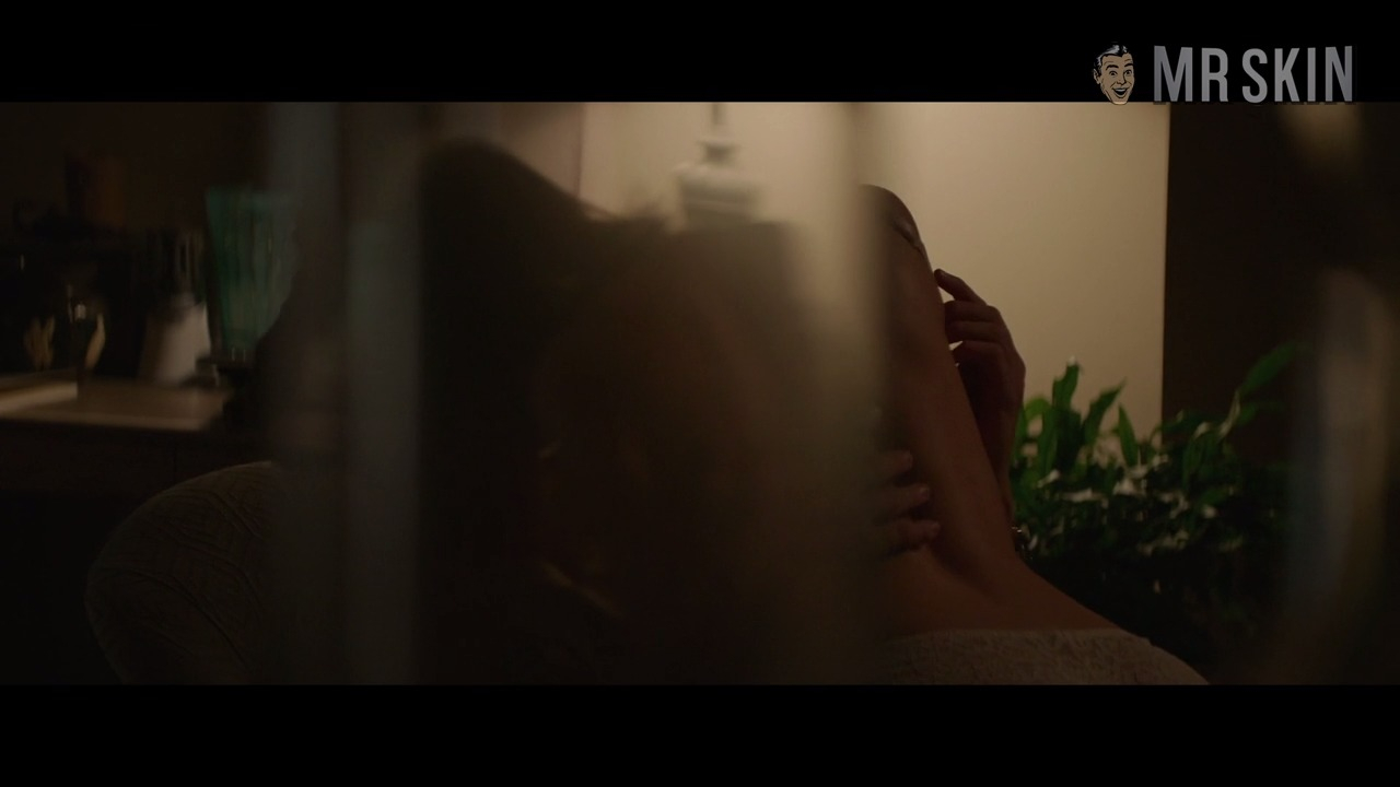 Amber Heard in Paranoia (2013) Underwear Sexy Underwear 234680