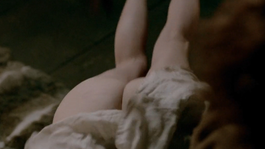 Nudes of Claire Randall Fraser from Outlander. Butt, breasts, left breast. 242640