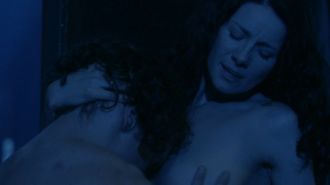 Caitríona Balfe Naked as Claire Randall Fraser. Breasts, butt, left breast. 250341