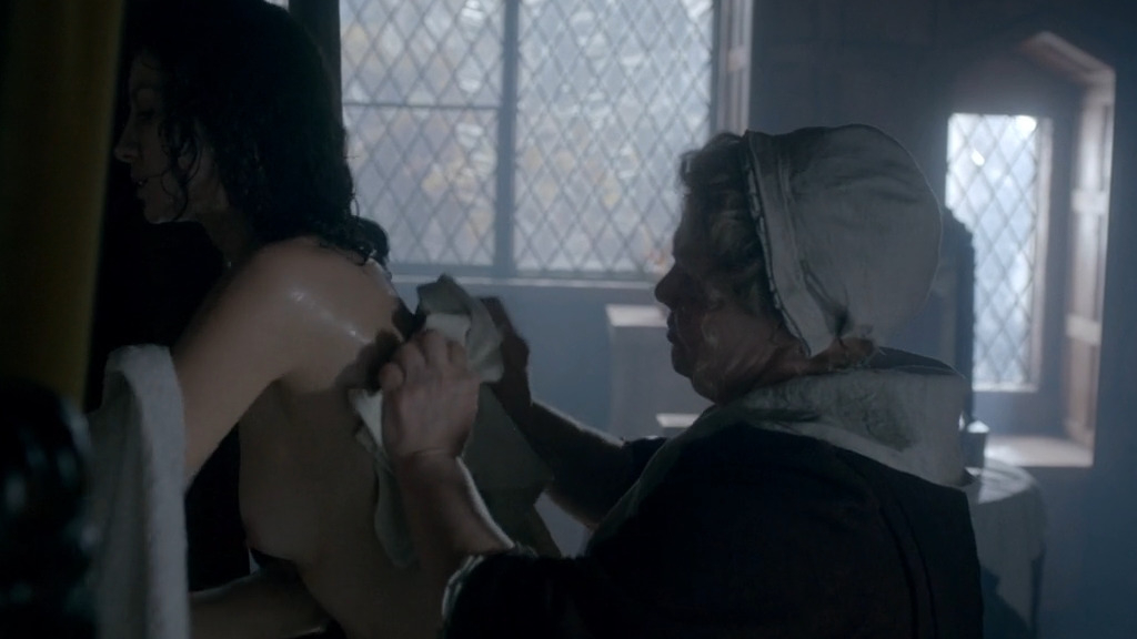 Nudes of Claire Randall Fraser from Outlander. Breasts, butt, left breast. 238878