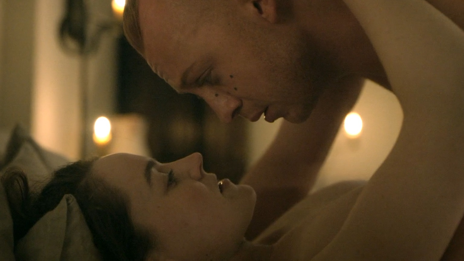 Hottest Izzy Meikle-Small Scene in Outlander. Sexy. 351842