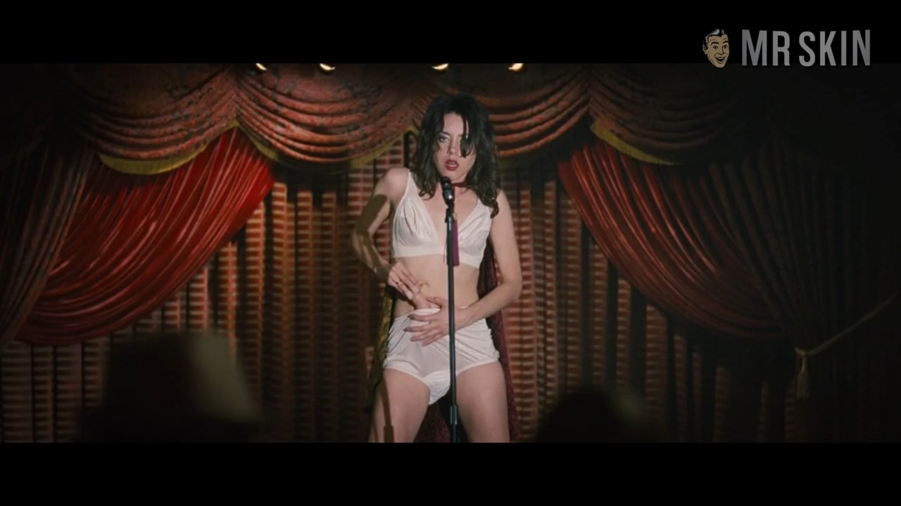 Aubrey Plaza in Playing It Cool (2014) Underwear Nipslip Breasts Nipslip 243968