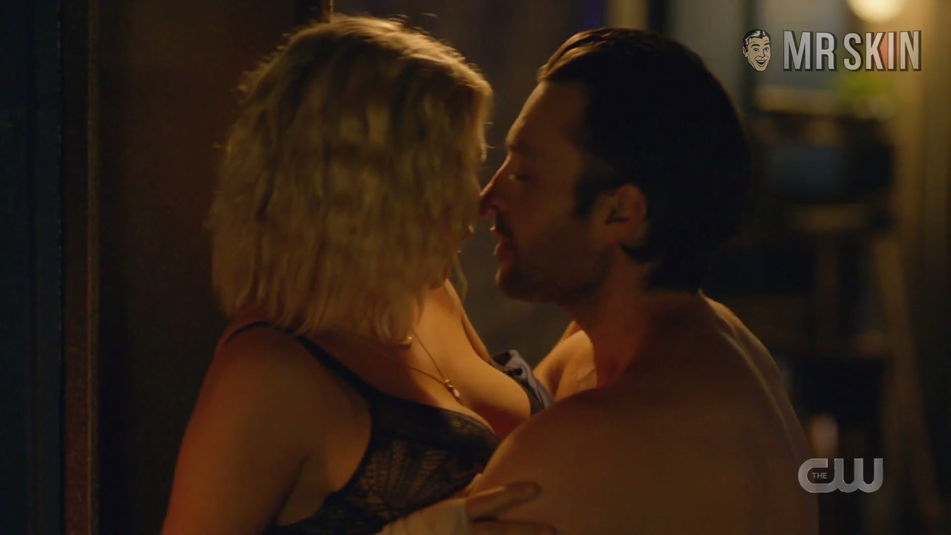 The 100's Sexiest Scenes with Eliza Taylor. Underwear, lesbian, sexy. 284532