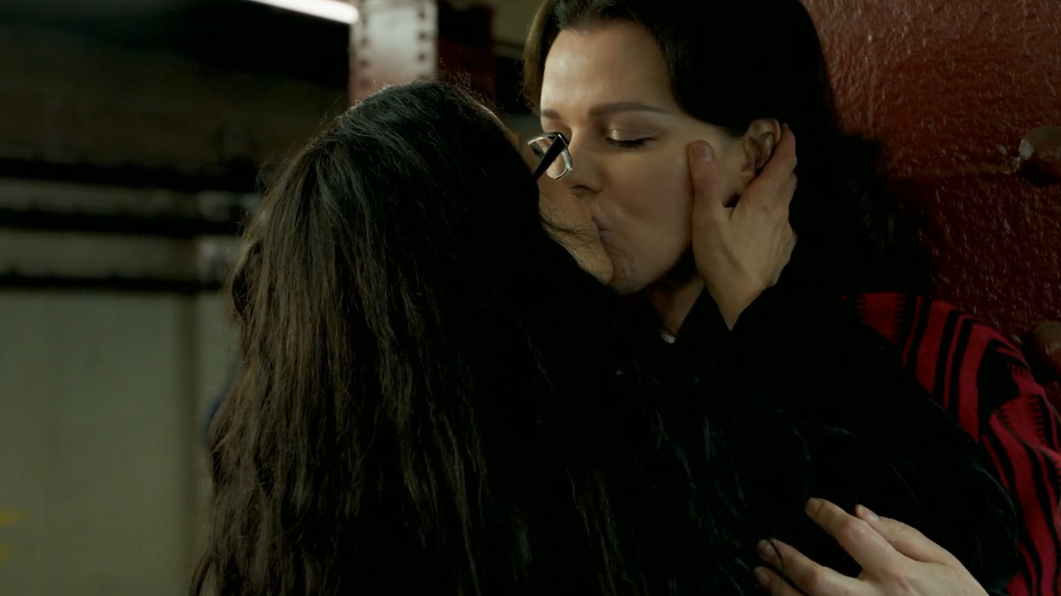 Hottest Debi Mazar Scene in Younger. Lesbian, sexy, underwear. 323618