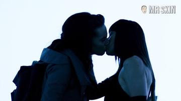 Mayko Nguyen, Hannah John-Kamen in Killjoys (2015-2019) Lesbian Lesbian Sexy 288066