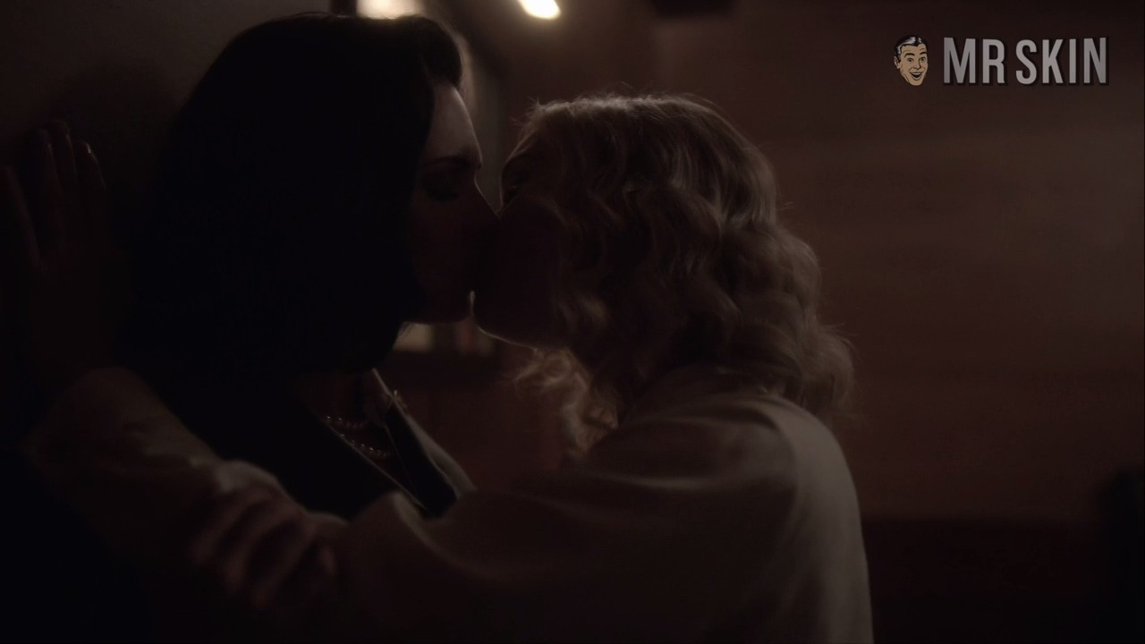 Bella Heathcote, Laura Mennell in The Man in the High Castle (2015-2019) Lesbian Lesbian Sexy 271643